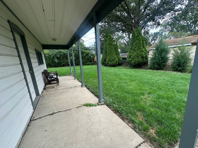 1015 N Fernandez Avenue, Arlington Heights, IL 60004