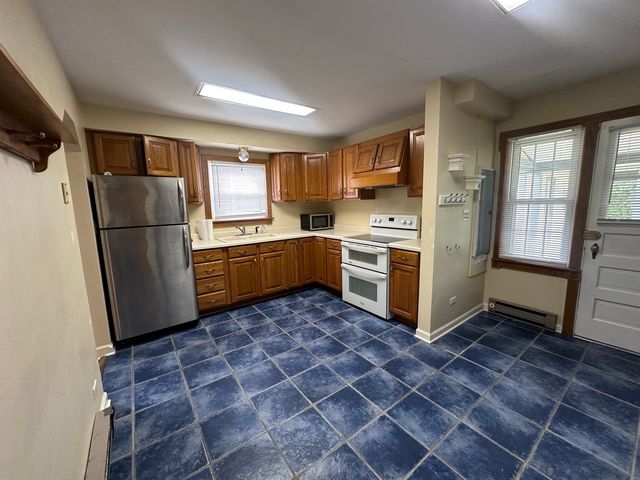 1015 N Fernandez Avenue, Arlington Heights, IL 60004