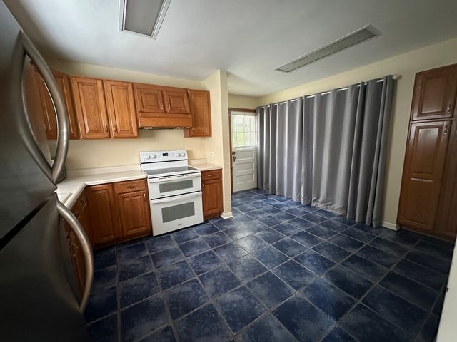 1015 N Fernandez Avenue, Arlington Heights, IL 60004