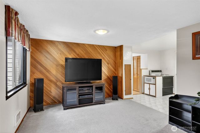 17830 116th Avenue SE, Renton, WA 98058