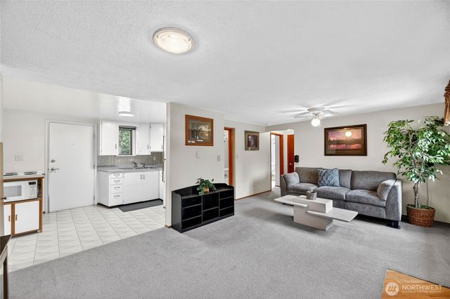 17830 116th Avenue SE, Renton, WA 98058