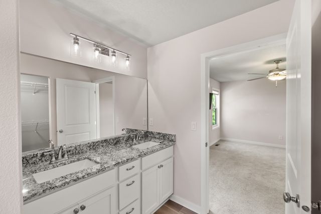 186 NE 56th Street, Pleasant Hill, IA 50327