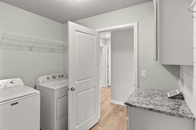 186 NE 56th Street, Pleasant Hill, IA 50327