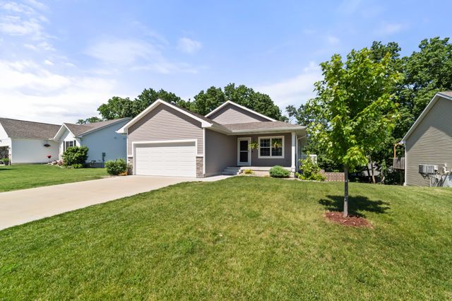 186 NE 56th Street, Pleasant Hill, IA 50327
