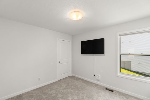 186 NE 56th Street, Pleasant Hill, IA 50327