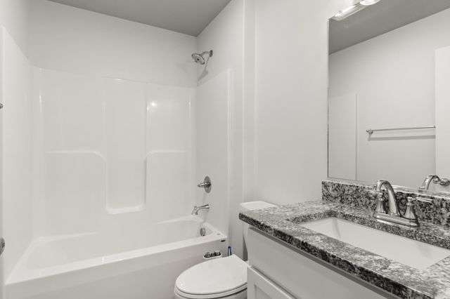 186 NE 56th Street, Pleasant Hill, IA 50327