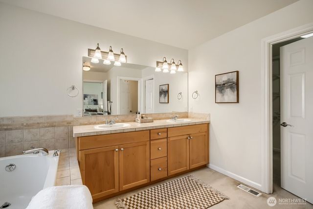 27419 237th Ave Avenue SE, Maple Valley, WA 98038