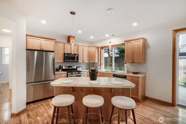 27419 237th Ave Avenue SE, Maple Valley, WA 98038