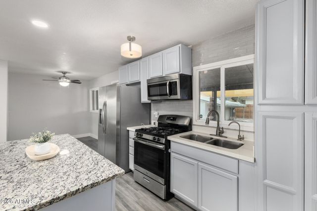 619 W CHIPMAN Road, Phoenix, AZ 85041