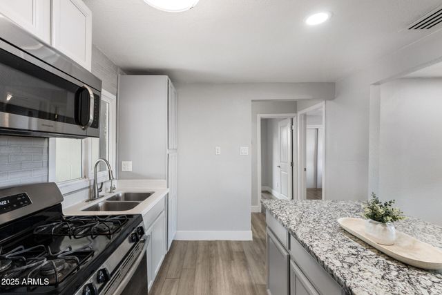 619 W CHIPMAN Road, Phoenix, AZ 85041