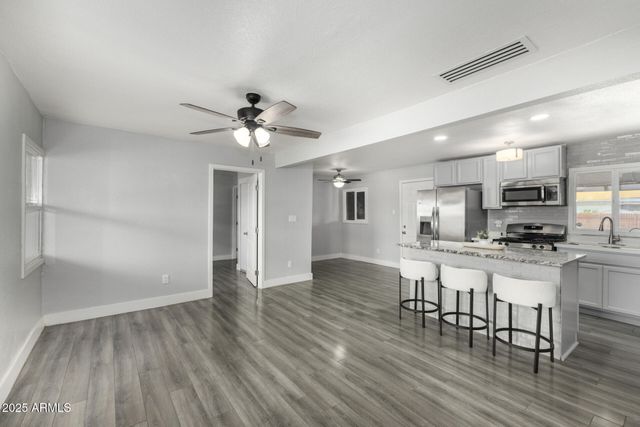 619 W CHIPMAN Road, Phoenix, AZ 85041