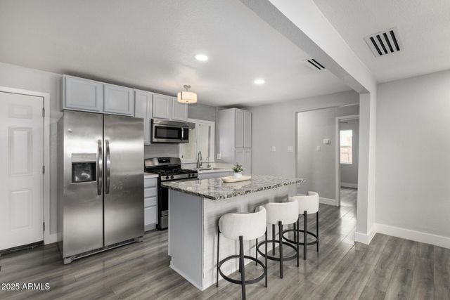 619 W CHIPMAN Road, Phoenix, AZ 85041