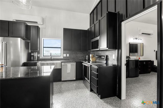 295 Honey Bee Lane, Rogers, TX 76569