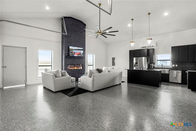 295 Honey Bee Lane, Rogers, TX 76569