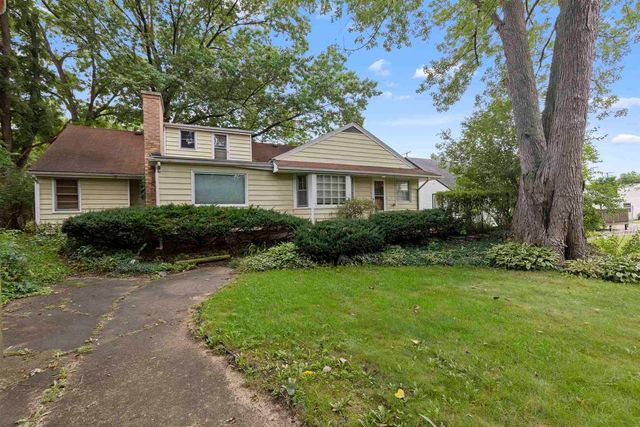 1721 PARKVIEW Avenue, Rockford, IL 61107