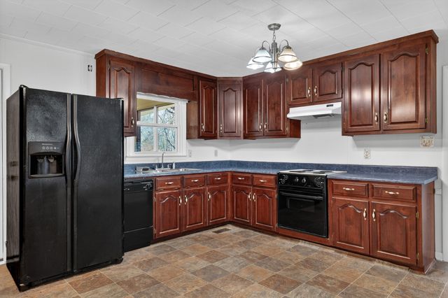 140 Simmons Cir, Fayetteville, TN 37334