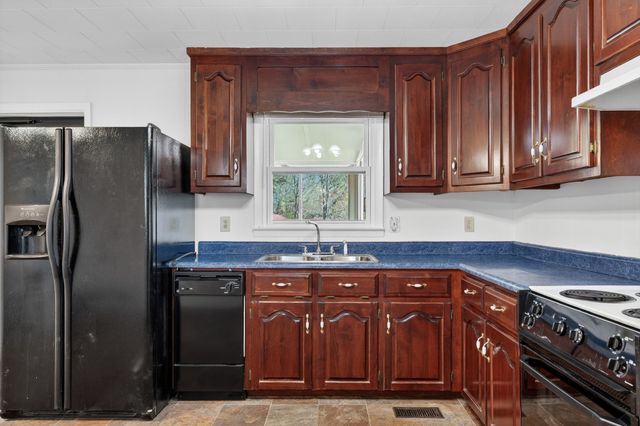 140 Simmons Cir, Fayetteville, TN 37334