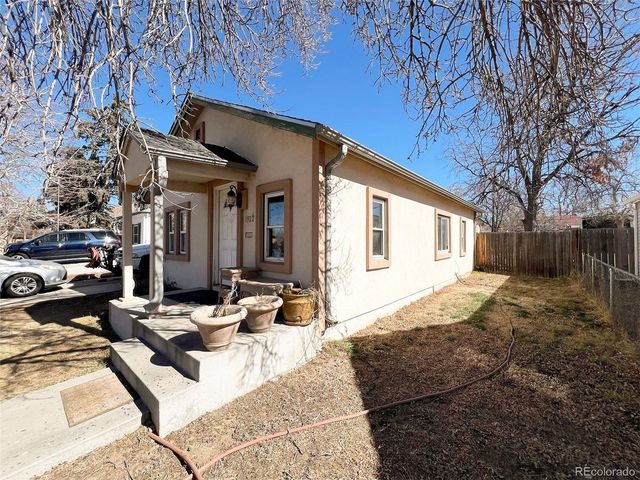 1922 Fulton St, Aurora, CO 80010