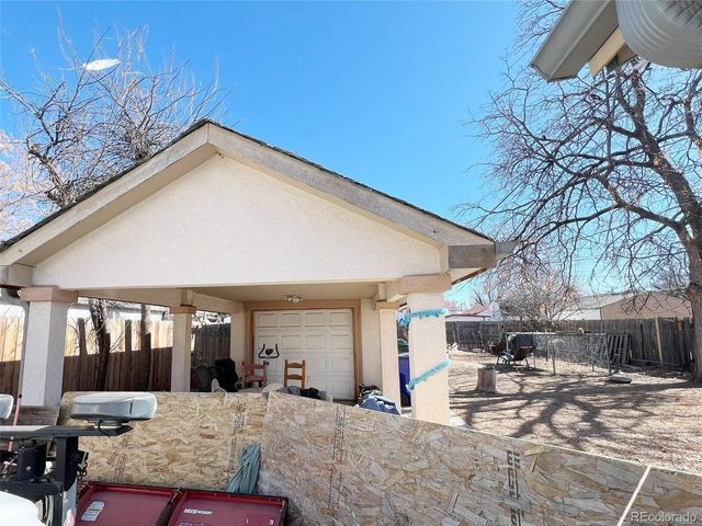 1922 Fulton St, Aurora, CO 80010