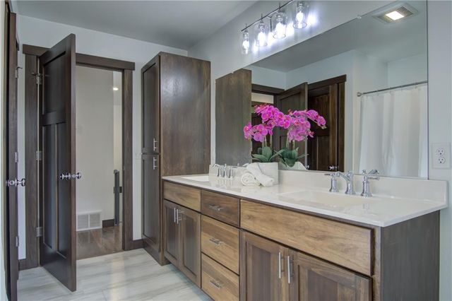 743 Gilbert Street, Eau Claire, WI 54703