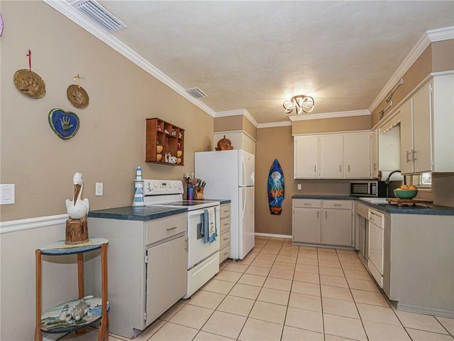 2049 50th Avenue, Vero Beach, FL 32966