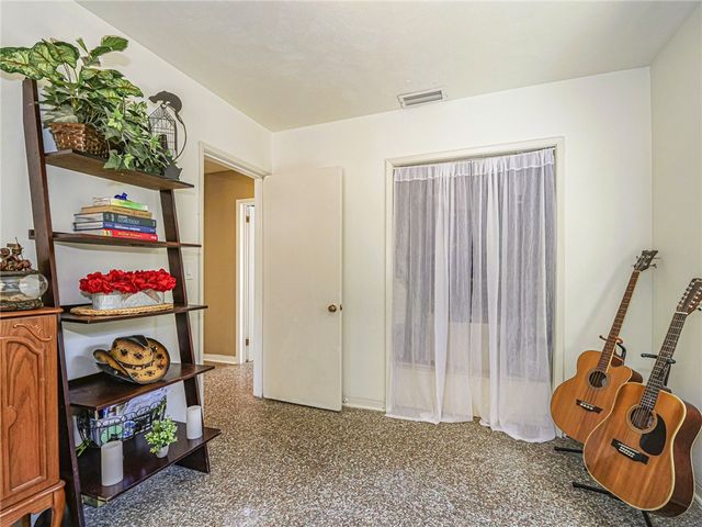 2049 50th Avenue, Vero Beach, FL 32966