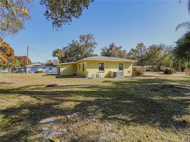 2049 50th Avenue, Vero Beach, FL 32966