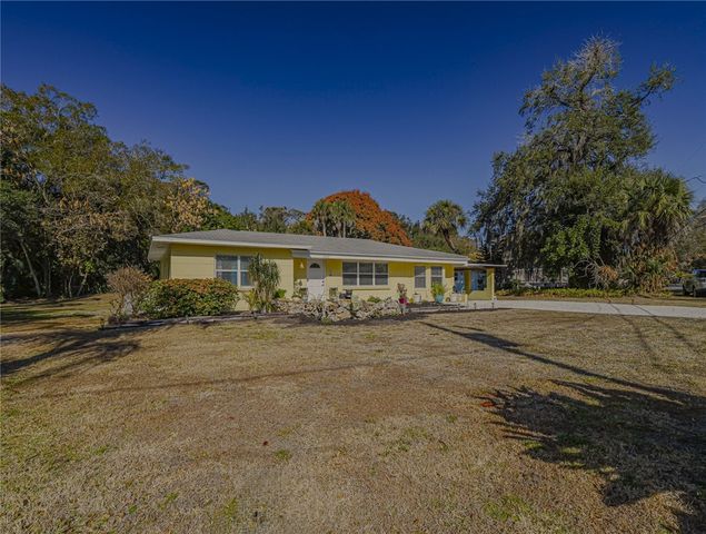 2049 50th Avenue, Vero Beach, FL 32966