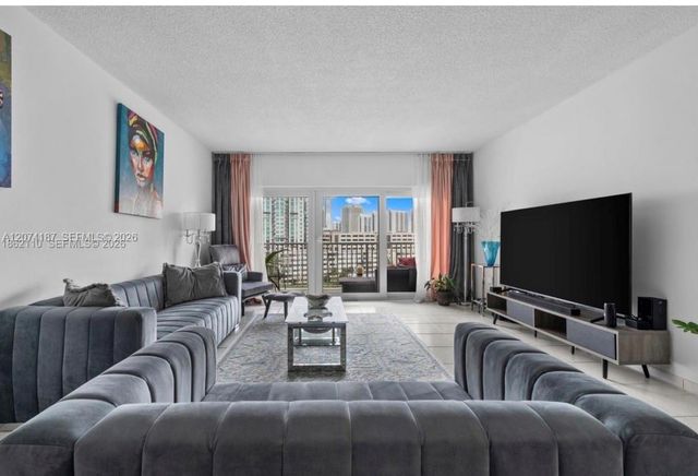 300 Bayview Drive 807, Sunny Isles Beach, FL 33160