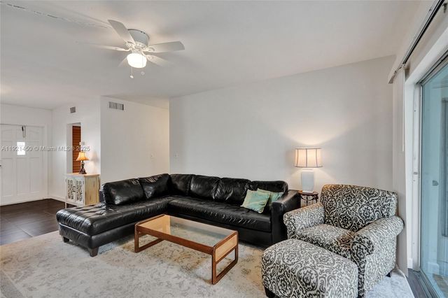 1535 SE 15th St 208, Fort Lauderdale, FL 33316