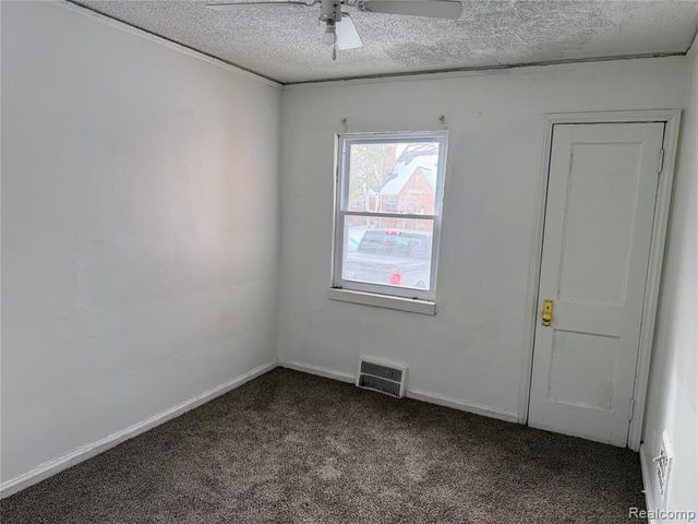 16572 Snowden Street, Detroit, MI 48235