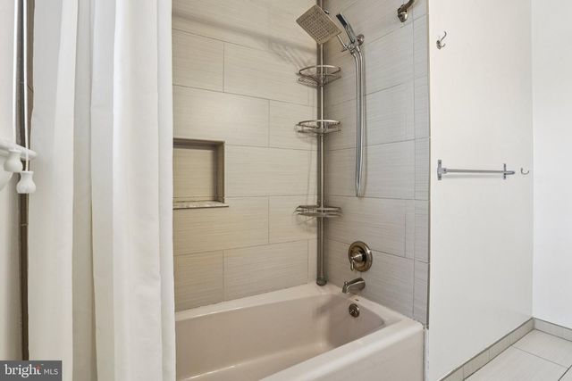 2114 LORI DR, Wilmington, DE 19808