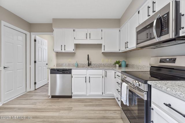8852 BANDERA Circle S, Jacksonville, FL 32244