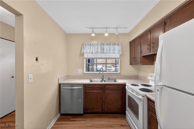 7821 Hills And Dales Road NW C, Massillon, OH 44646