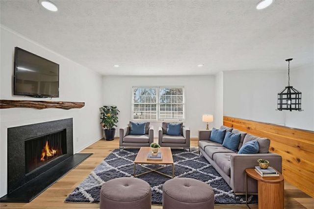 1041 Cooper Lane, Rutledge, GA 30663