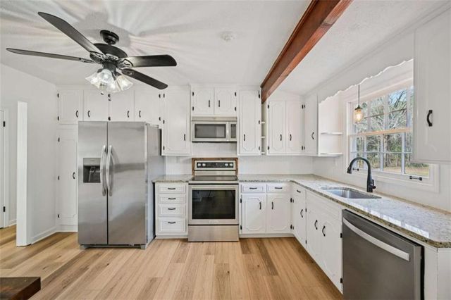 1041 Cooper Lane, Rutledge, GA 30663