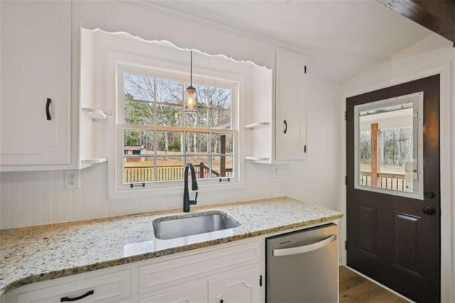 1041 Cooper Lane, Rutledge, GA 30663