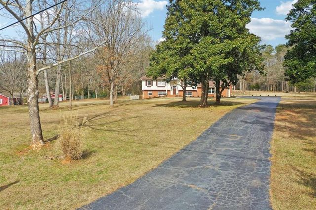 1041 Cooper Lane, Rutledge, GA 30663