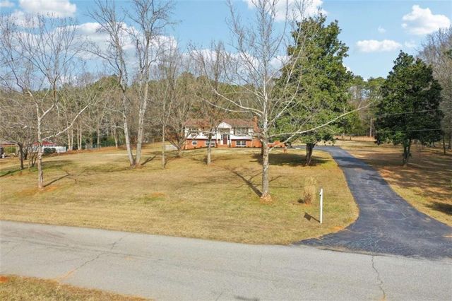 1041 Cooper Lane, Rutledge, GA 30663