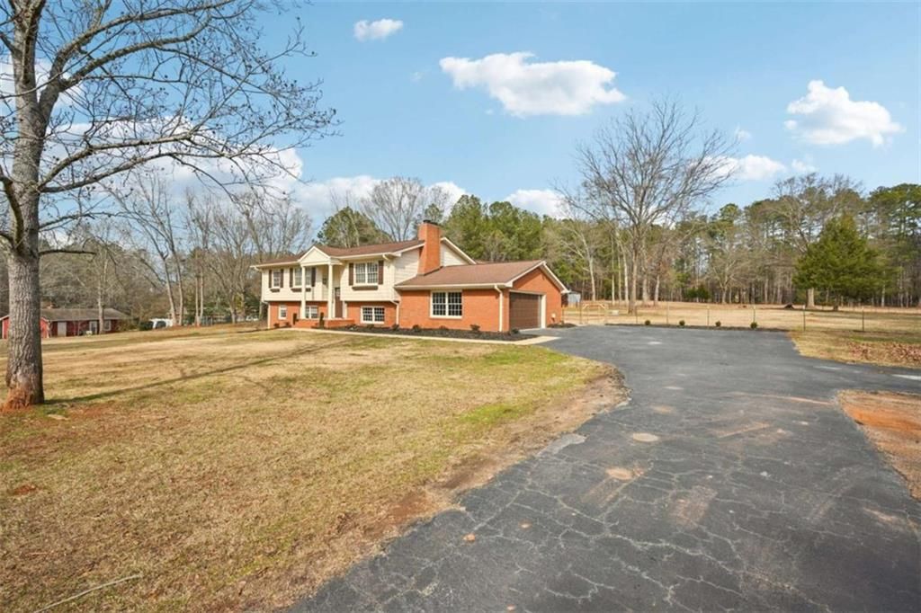 1041 Cooper Lane, Rutledge, GA 30663