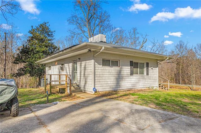 4244 Alamance Church Road, Liberty, NC 27298