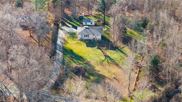 4244 Alamance Church Road, Liberty, NC 27298