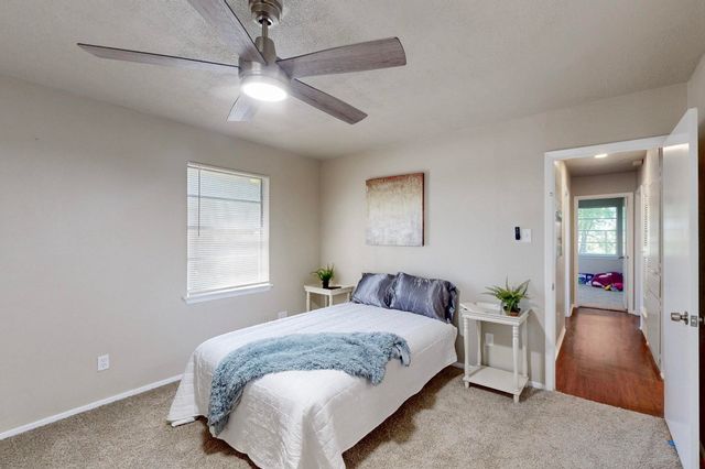 128 SE Gardens Boulevard, Burleson, TX 76028