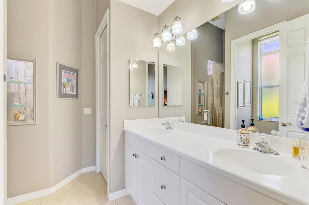 Image 34 of property listing at 2104 MATTAMY COURT, Venice, FL 34292