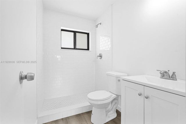 13210 Memorial Hwy 221, North Miami, FL 33161