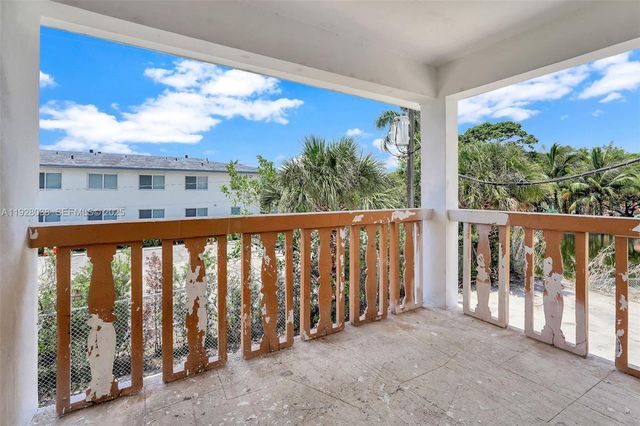 13210 Memorial Hwy 221, North Miami, FL 33161