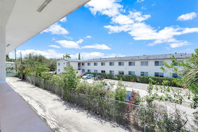 13210 Memorial Hwy 221, North Miami, FL 33161