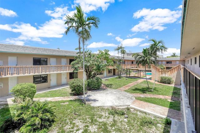 13210 Memorial Hwy 221, North Miami, FL 33161