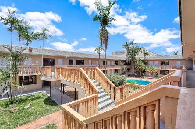 13210 Memorial Hwy 221, North Miami, FL 33161