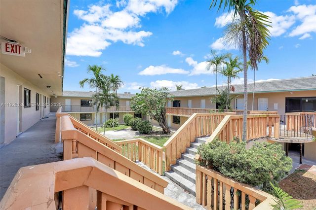 13210 Memorial Hwy 221, North Miami, FL 33161